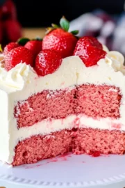 Fresh Strawberry Cake