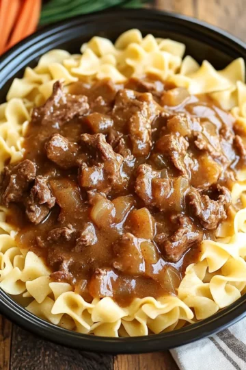 Slow Cooker Beef and Noodles